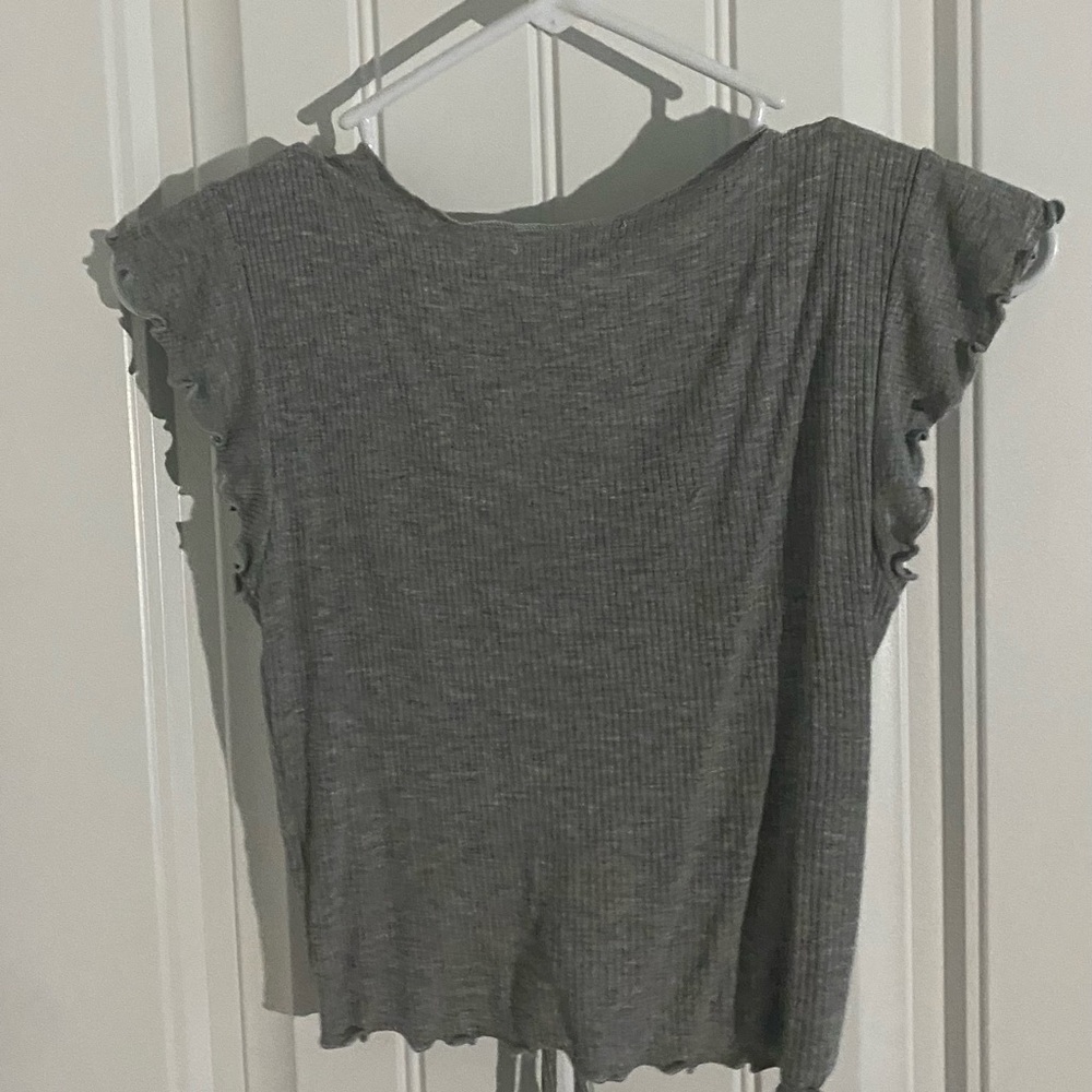 Tops - Picture 2 of 4